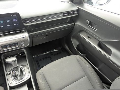 Used 2024 Hyundai Kona SEL image 16