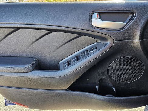 Used 2018 Kia Forte LX w/ LX Popular Package image 29