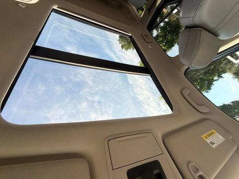 Used 2025 Honda Pilot Touring image 26
