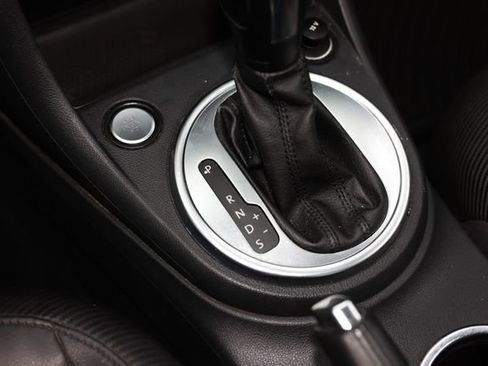 Used 2012 Volkswagen Beetle 2.5 FWD image 41