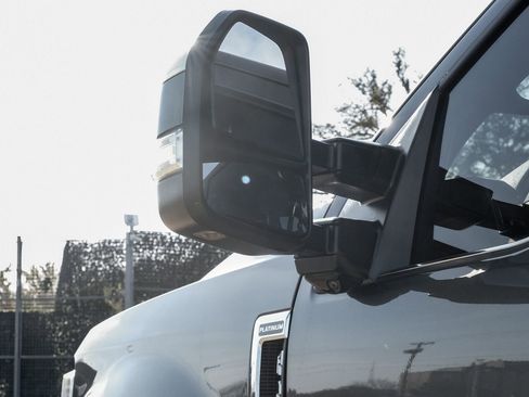 Used 2022 Ford F250 Platinum w/ FX4 Off-Road Package AWD/4WD image 47