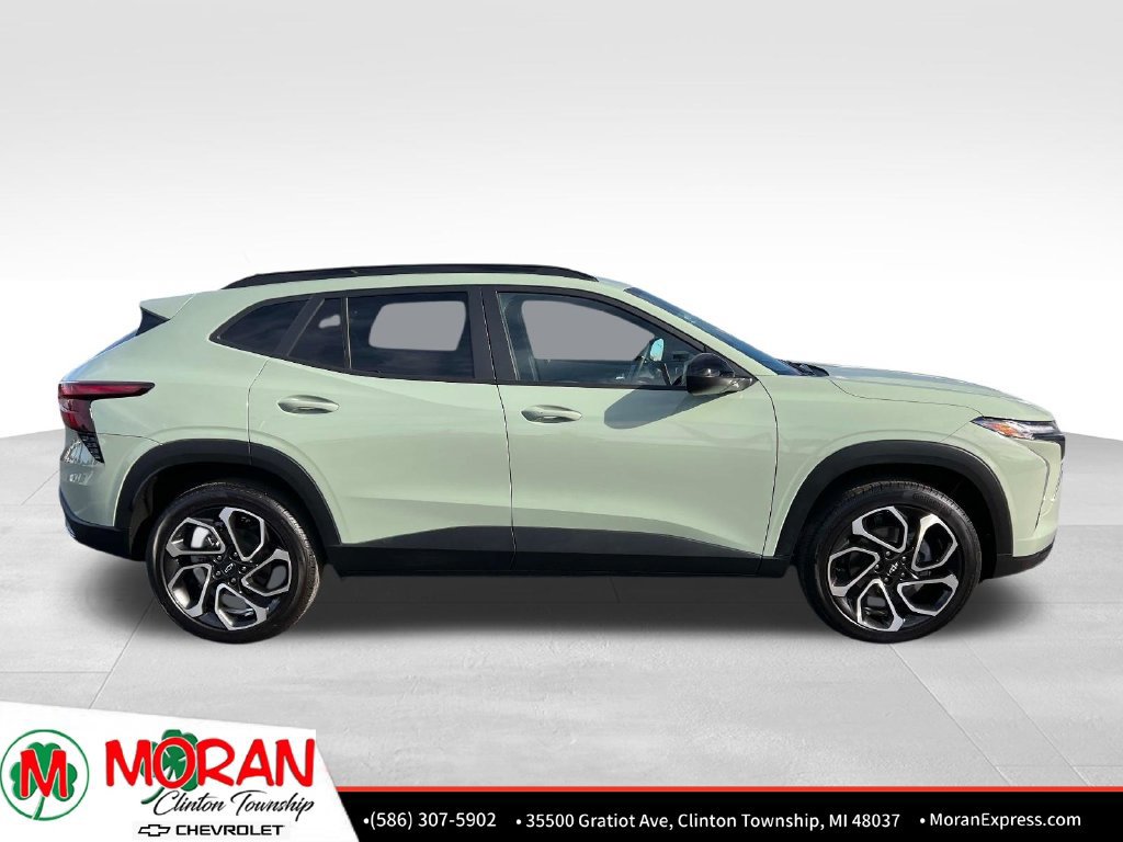 Certified 2024 Chevrolet Trax RS w/ Driver Confidence Package FWD image 7