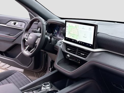New 2026 Ford Explorer ST-Line w/ ST-Line Street Pack image 5