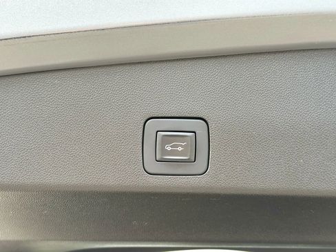 Used 2021 Buick Encore GX Essence w/ Advanced Technology Package image 17