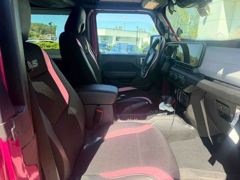 Used 2024 Jeep Wrangler Sport S image 14