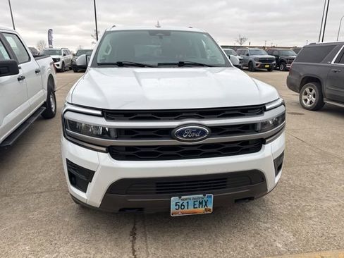 Used 2022 Ford Expedition Max XLT image 2