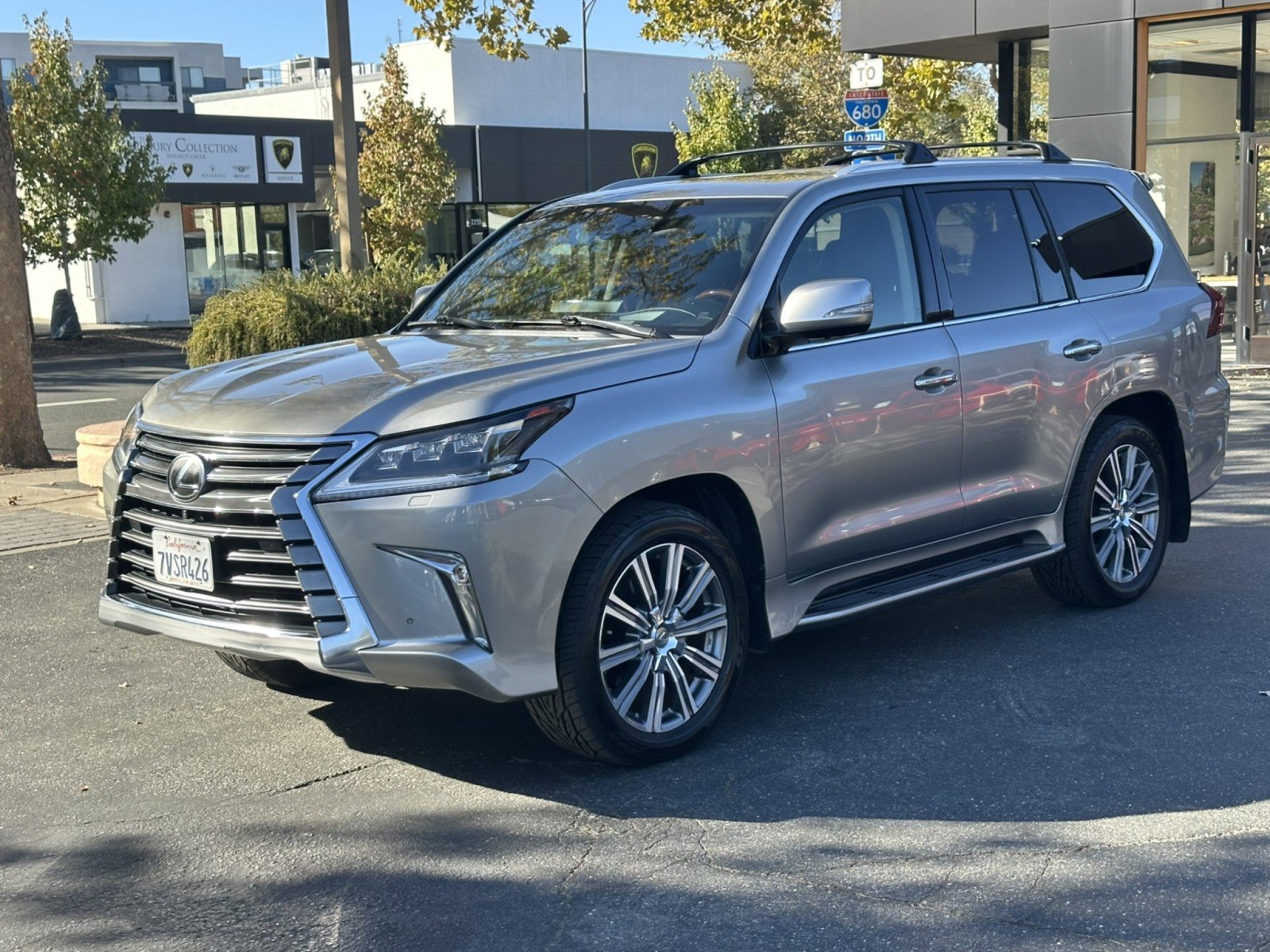 Used 2017 Lexus LX 570 4WD image 3