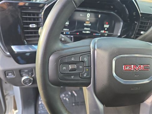 Used 2025 GMC Sierra 1500 SLT image 9