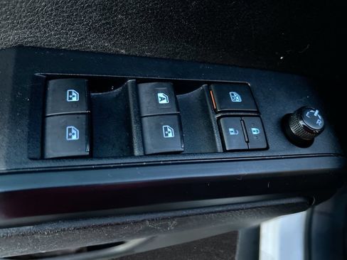 Used 2022 Toyota Tacoma SR AWD/4WD image 12