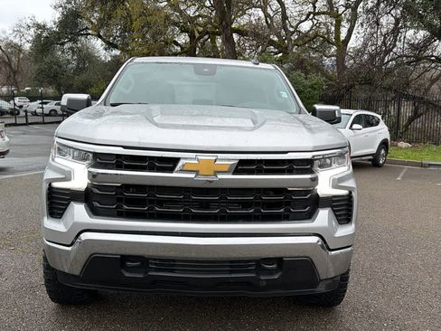 Used 2022 Chevrolet Silverado 1500 LT image 2