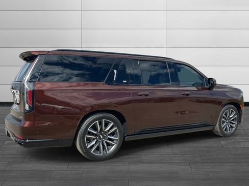 Used 2022 Cadillac Escalade ESV Sport Platinum image 3