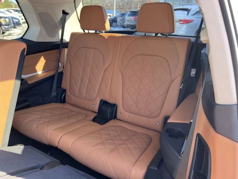 Used 2024 BMW X7 xDrive40i w/ Executive Package image 26