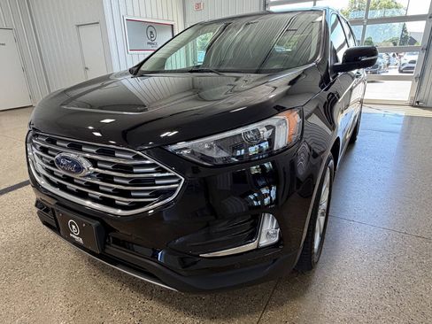 Used 2023 Ford Edge Titanium w/ Cargo Accessory Package AWD/4WD image 10