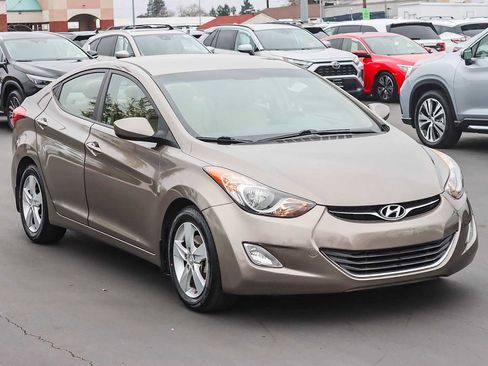 Used 2013 Hyundai Elantra GLS w/ Preferred Pkg image 5
