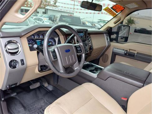 Used 2015 Ford F250 Lariat w/ Chrome Package image 5