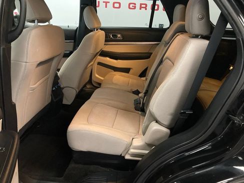 Used 2018 Ford Explorer XLT w/ Equipment Group 201A AWD/4WD image 29