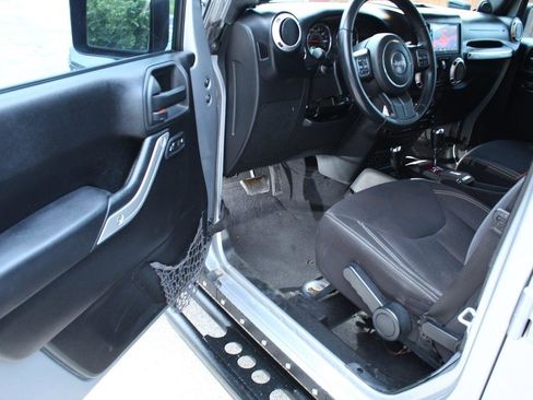 Used 2013 Jeep Wrangler Unlimited Sahara w/ Connectivity Group AWD/4WD image 23