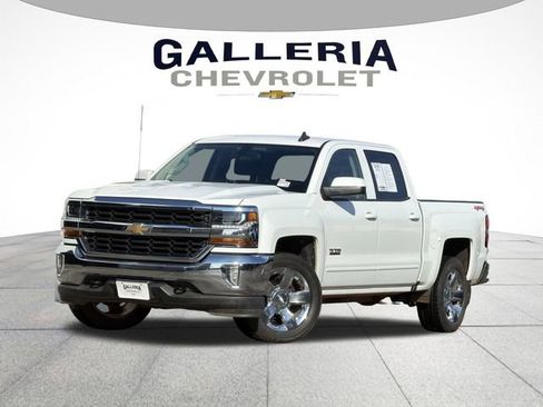 Used 2018 Chevrolet Silverado 1500 LT w/ LT Eassist Package image 2