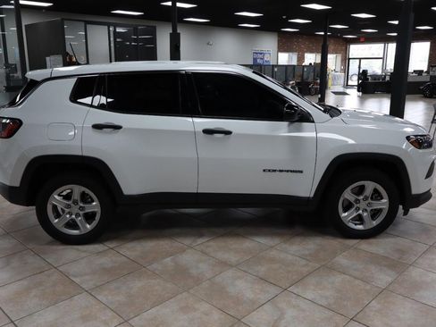 Used 2023 Jeep Compass Sport image 6