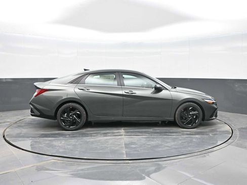 New 2026 Hyundai Elantra SEL Sport Premium image 9