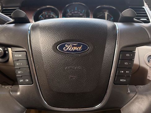 Used 2011 Ford Taurus SEL FWD image 11