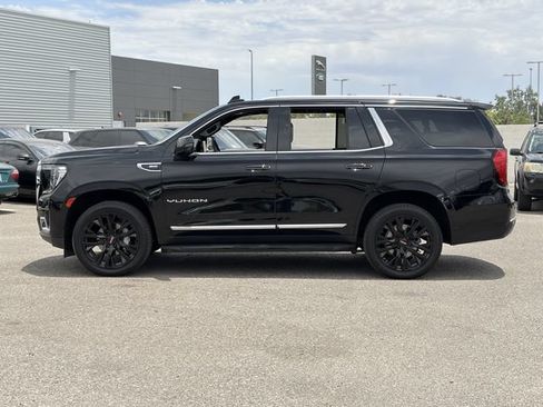 Used 2022 GMC Yukon SLT w/ SLT Luxury Package AWD/4WD image 9