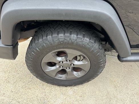 Used 2016 Jeep Wrangler Sport w/ Mopar Black Appearance Group image 20