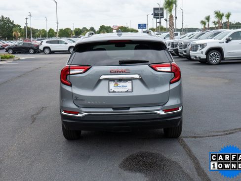 Used 2024 GMC Terrain SLT w/ LPO, Floor Liner Package FWD image 4