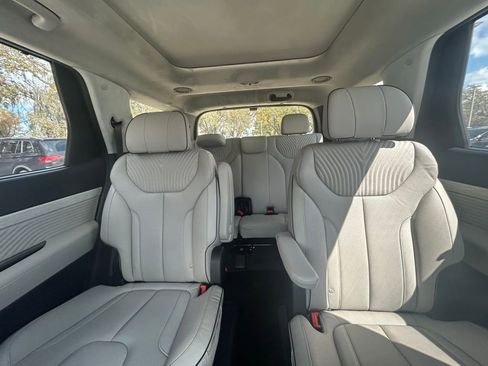 Used 2023 Hyundai Palisade Calligraphy image 13