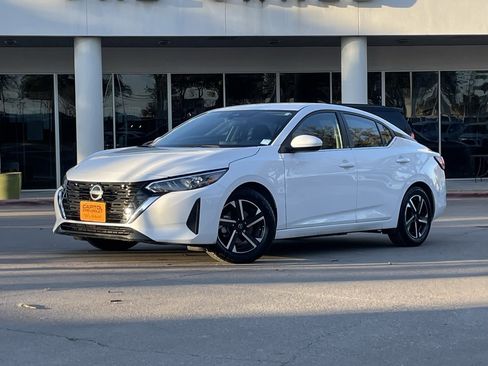 Used 2024 Nissan Sentra SV image 2