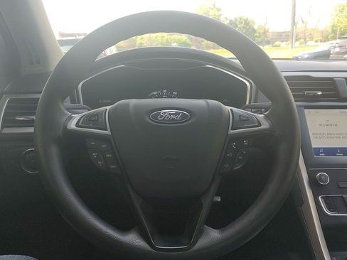 Used 2020 Ford Fusion SE FWD image 14