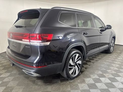 Certified 2024 Volkswagen Atlas SE w/ Panoramic Sunroof Package AWD/4WD image 3