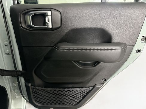Used 2023 Jeep Wrangler Unlimited Sahara w/ Cold Weather Group AWD/4WD image 28