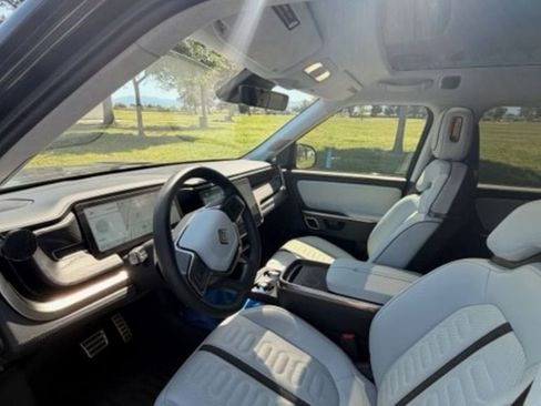 Used 2023 Rivian R1S Adventure AWD/4WD image 5