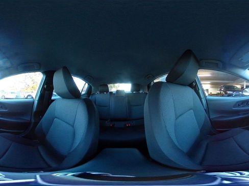 Used 2025 Toyota Prius LE image 42