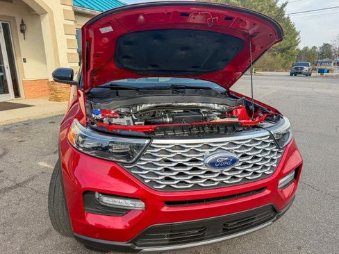 Used 2020 Ford Explorer Platinum w/ Premium Technology Package image 19