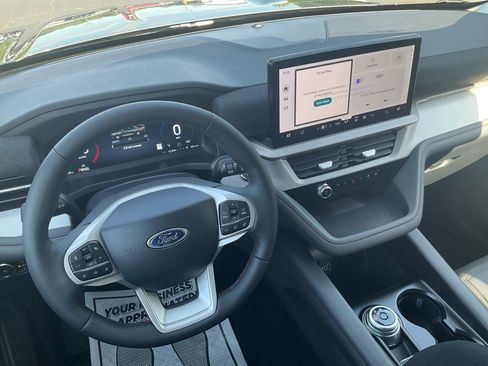 New 2026 Ford Explorer Active w/ Active Comfort Package RWD image 25