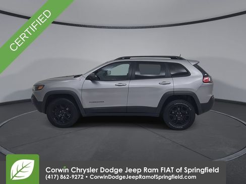 Used 2019 Jeep Cherokee Trailhawk w/ Comfort/Convenience Group image 9