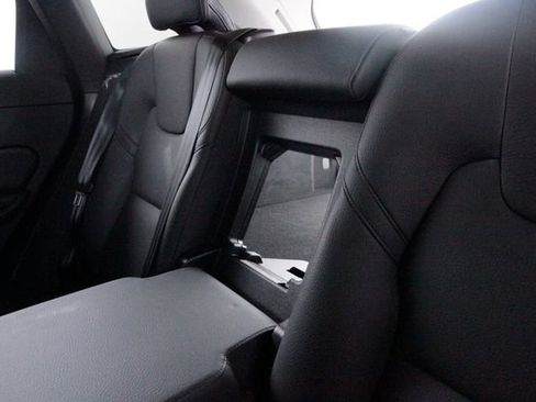 Certified 2025 Volvo XC60 B5 Plus AWD/4WD image 40