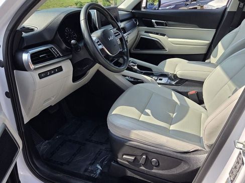 Used 2022 Kia Telluride S FWD image 18
