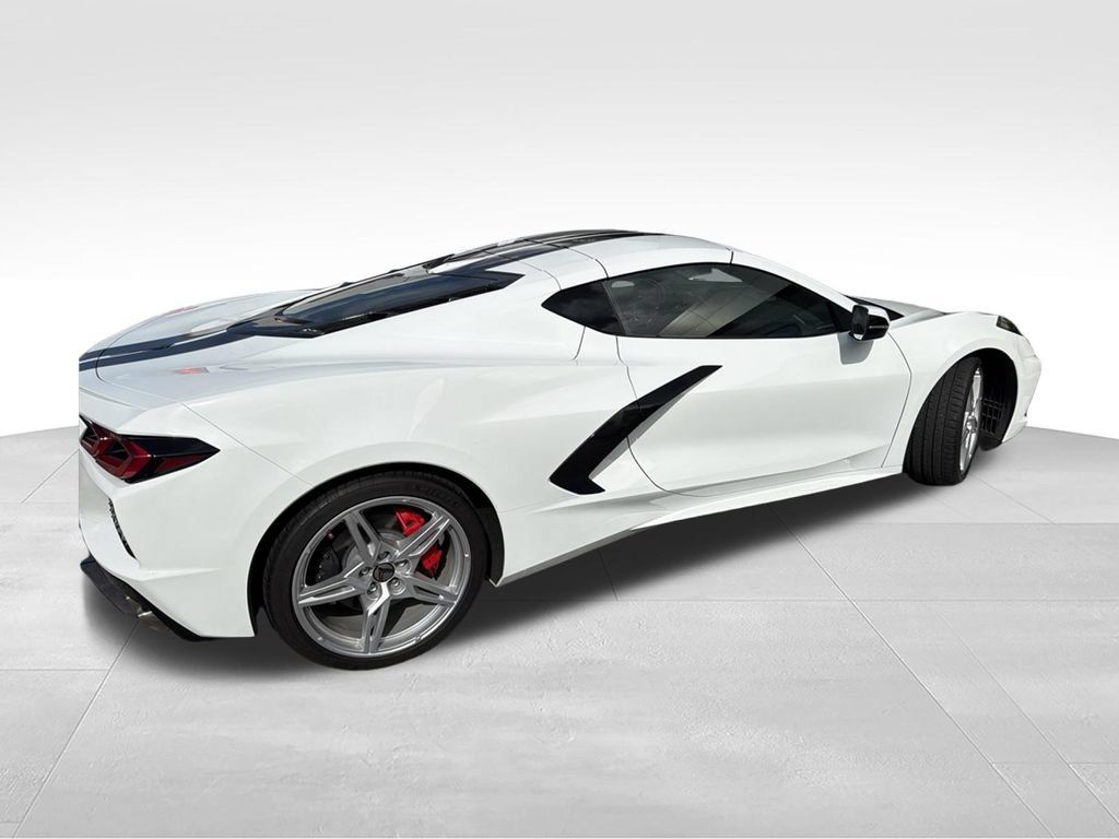 Used 2025 Chevrolet Corvette Stingray Coupe w/ 1LT RWD image 4