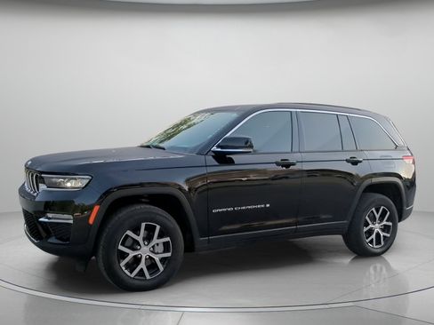 Used 2025 Jeep Grand Cherokee Limited AWD/4WD image 14