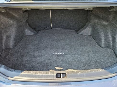 Used 2016 Toyota Corolla LE FWD image 10