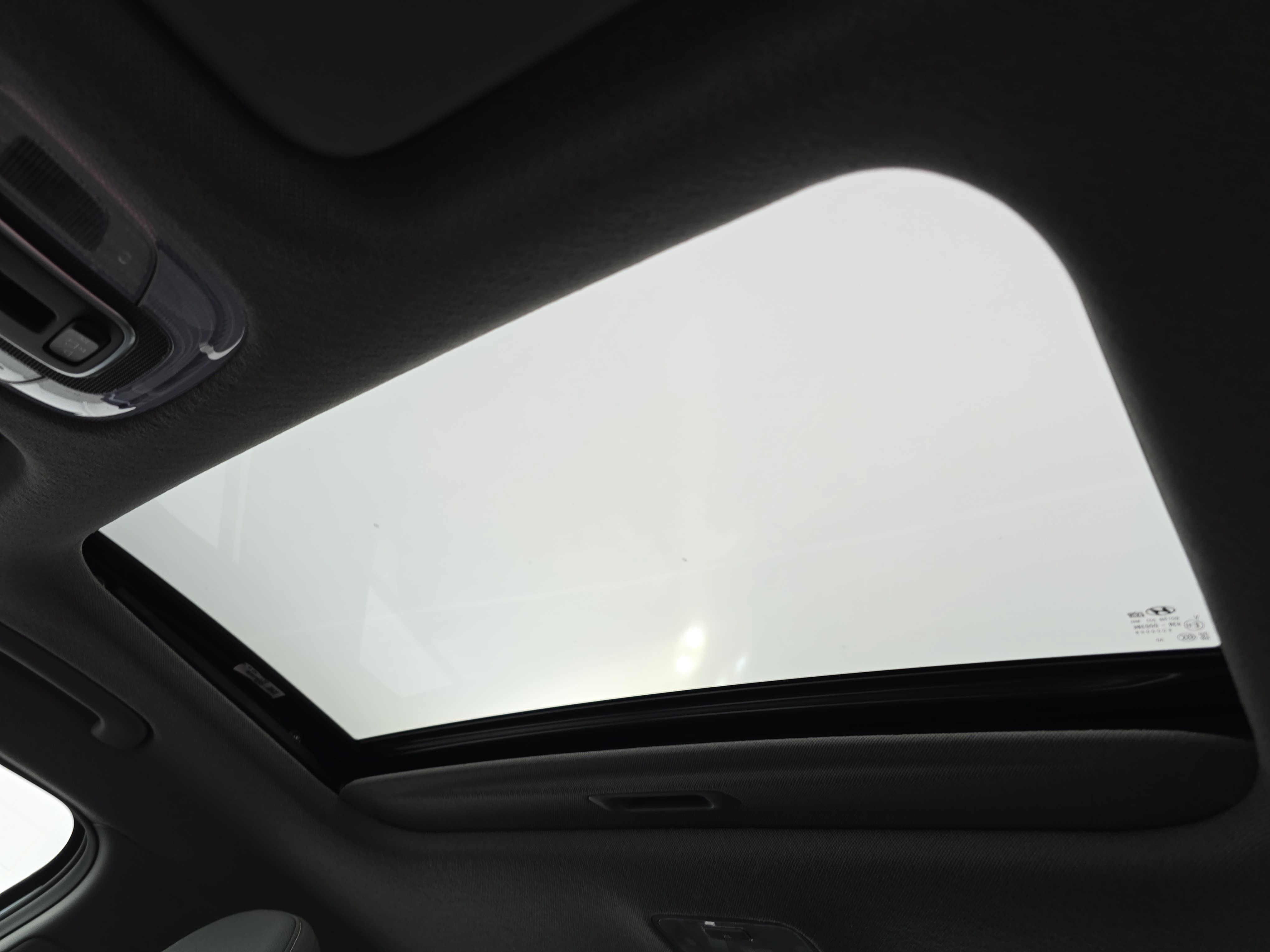 Used 2025 Hyundai Elantra SEL FWD image 29