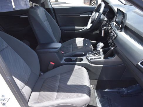 Used 2023 Kia Seltos LX AWD/4WD image 13