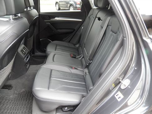 Used 2020 Audi Q5 2.0T Premium w/ Titanium Sport Package AWD/4WD image 10