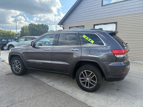 Used 2018 Jeep Grand Cherokee Limited AWD/4WD image 8