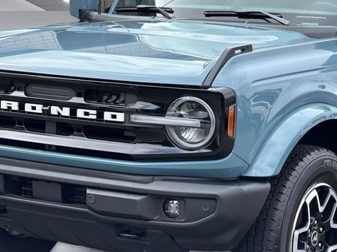 Used 2023 Ford Bronco Outer Banks AWD/4WD image 10