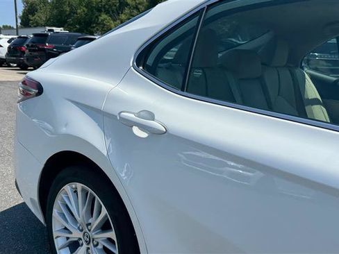 Used 2019 Toyota Camry XLE FWD image 23