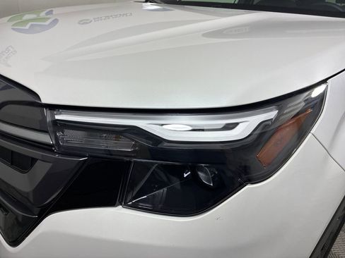 Used 2026 Subaru Forester Premium AWD/4WD image 35